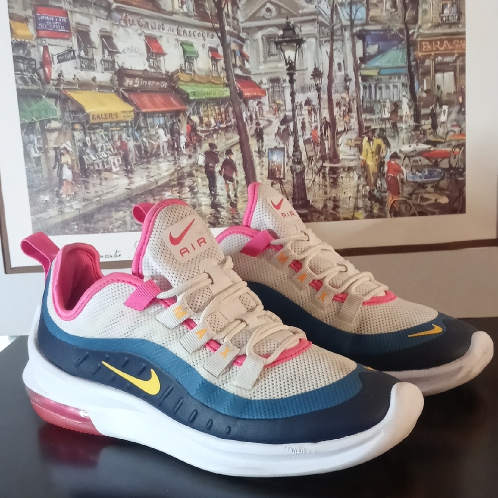 Nike Air Max Axis Trainer Woman's 6.5 Sneakers